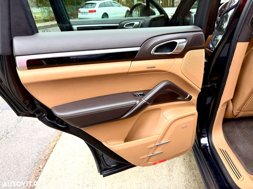 Porsche Cayenne - 11