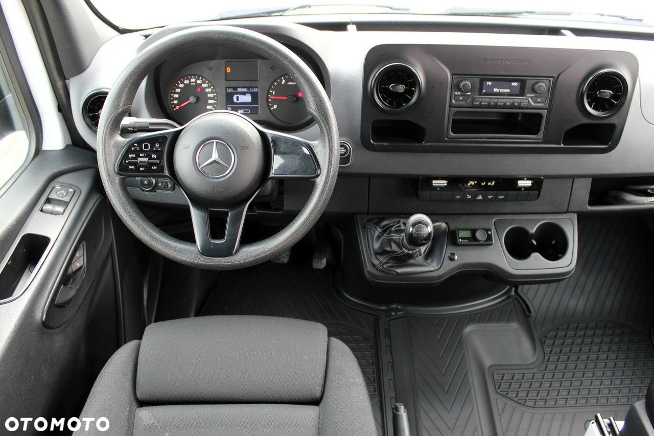 Mercedes-Benz Sprinter - 9