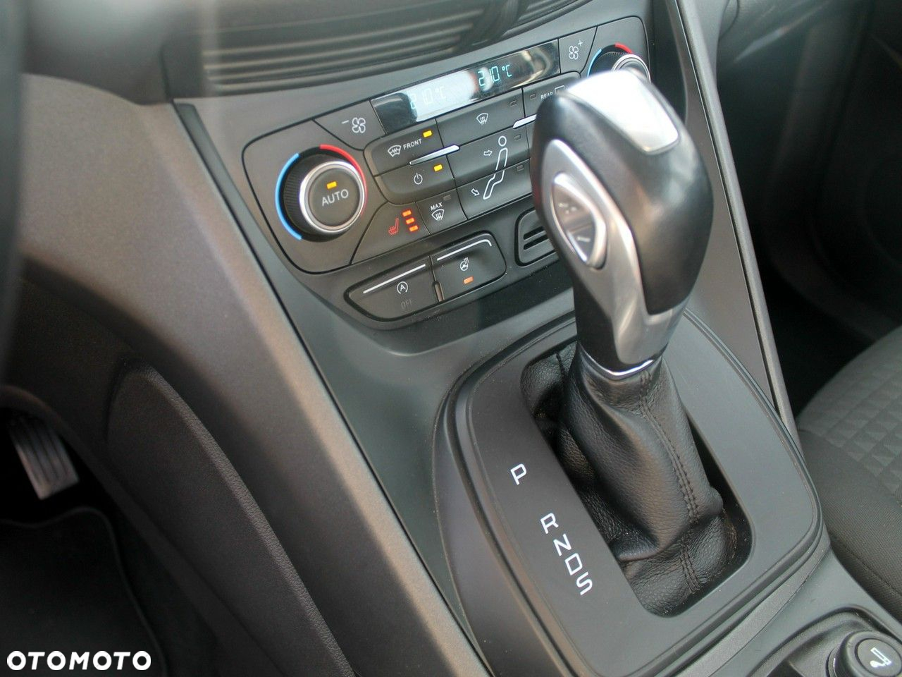 Ford Grand C-MAX - 10