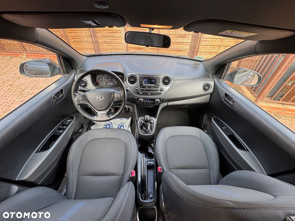 Hyundai i10 1.0 - 12