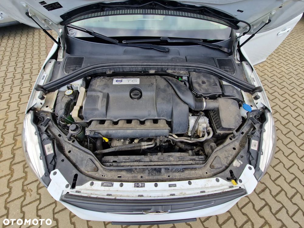 Volvo XC 60 T6 AWD Momentum - 10