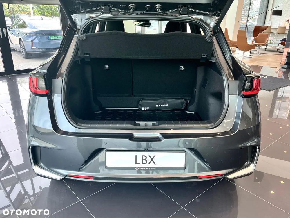 Lexus LBX 1.5 Hybrid - 9