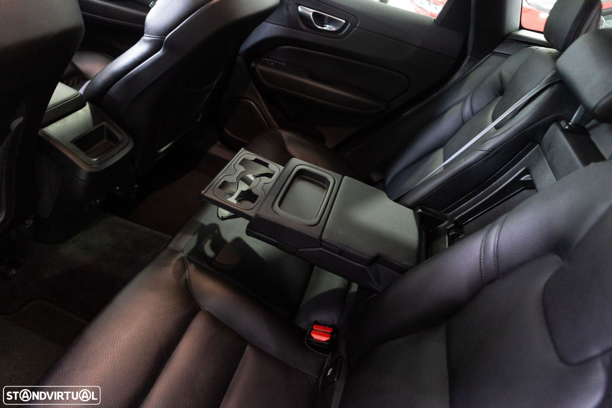 Volvo XC 60 B4 D AWD Geartronic Momentum - 20