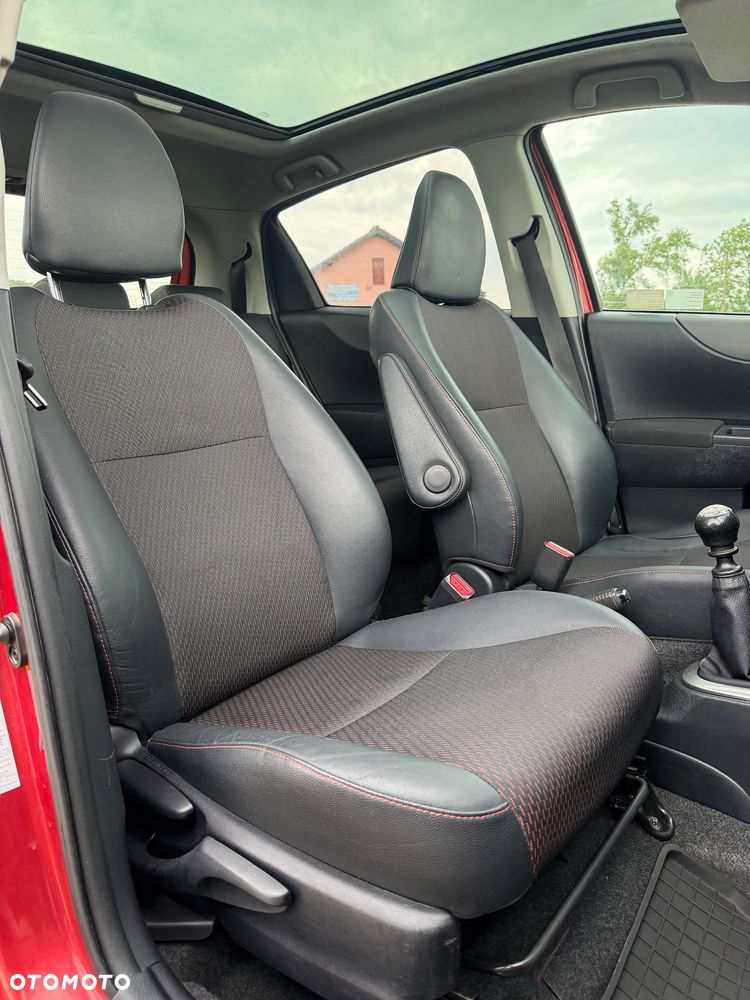 Toyota Yaris 1.33 Premium - 19