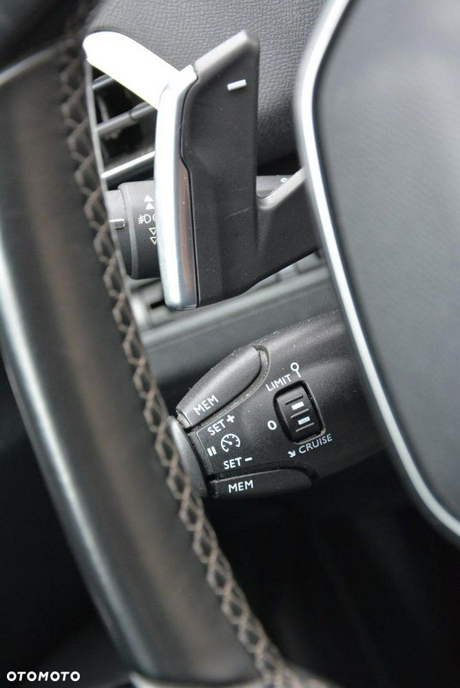 Peugeot 3008 PureTech 130 Stop & Start EAT6 Allure - 24