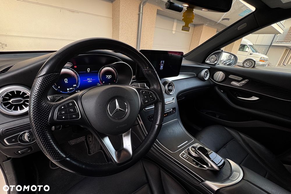 Mercedes-Benz GLC 300 4Matic 9G-TRONIC AMG Line - 15
