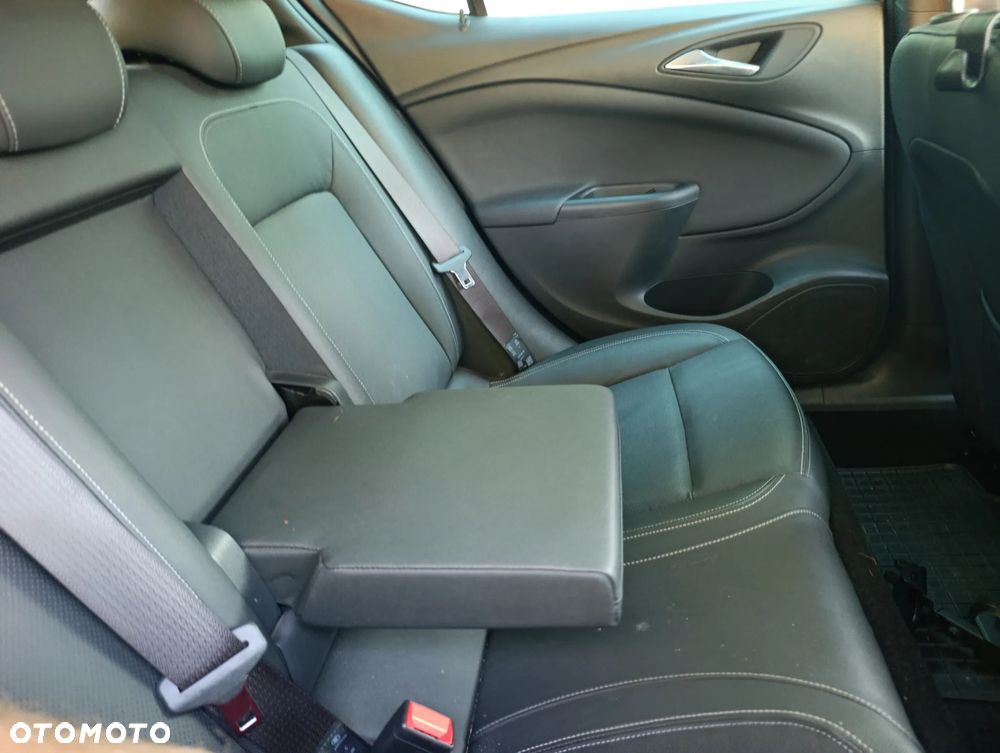 Opel Astra 1.4 Turbo Innovation - 17