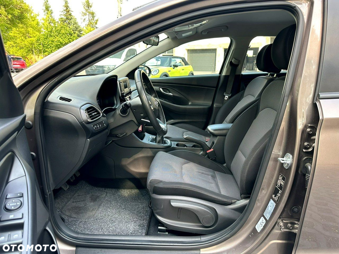 Hyundai i30 1.5 DPI Classic + - 13