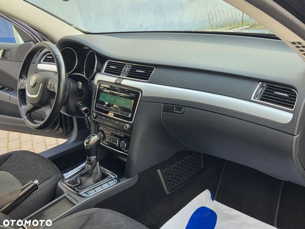 Skoda Superb 2.0 TDI PD Comfort - 29