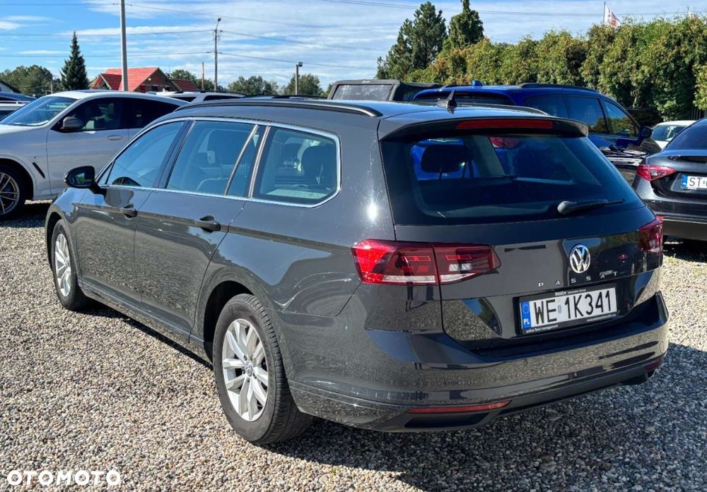 Volkswagen Passat - 4