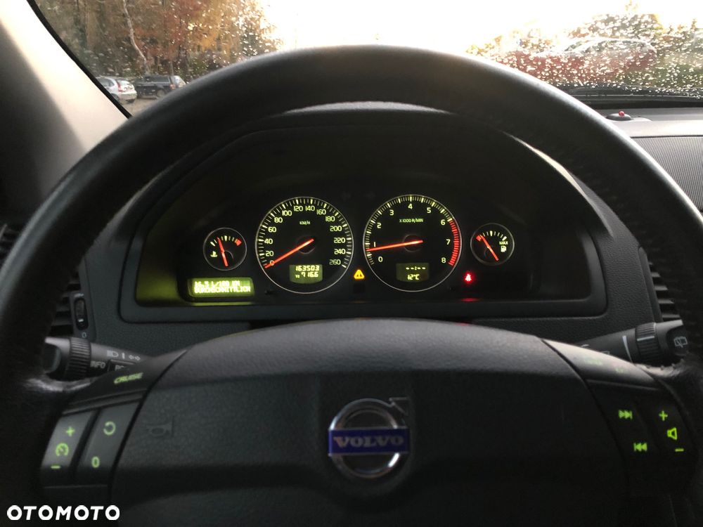 Volvo XC 90 2.5T AWD Momentum - 38