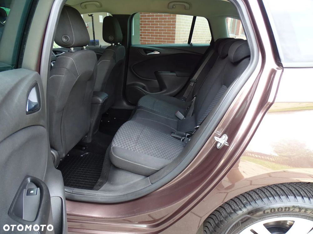 Opel Astra 1.4 T Elite - 19