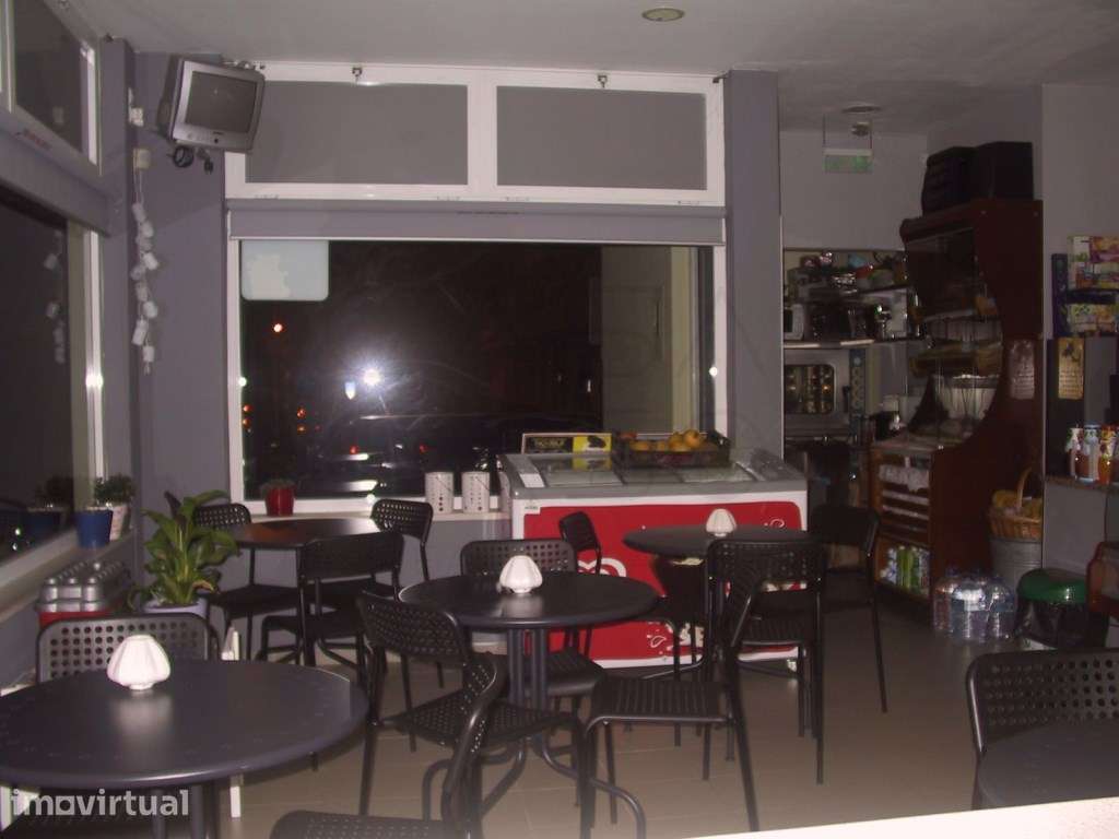 Café, Snack e Charcutaria, com dois pisos, alvará de snack bar e ve... - Grande imagem: 2/16