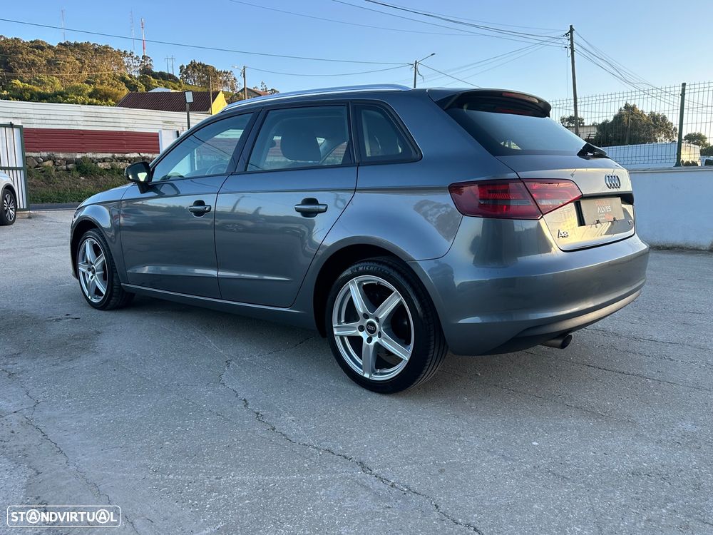 Audi A3 Sportback 1.6 TDI Attraction - 12