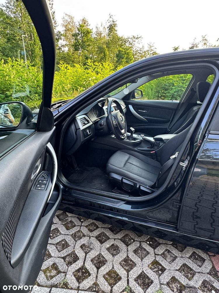 BMW Seria 3 318d - 12
