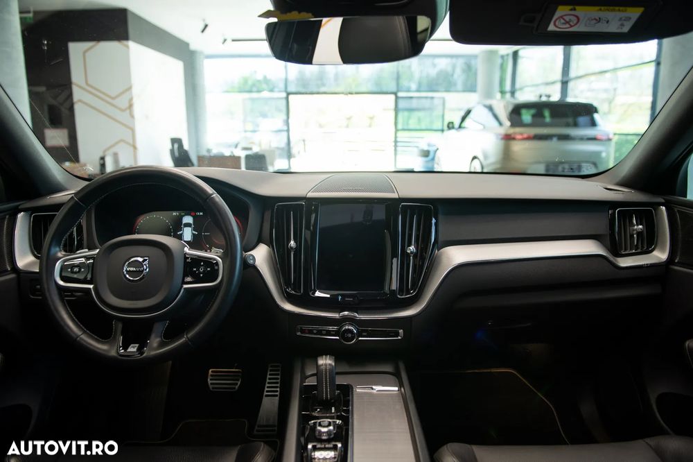 Volvo XC 60 Recharge T8 Twin Engine eAWD R-Design - 6