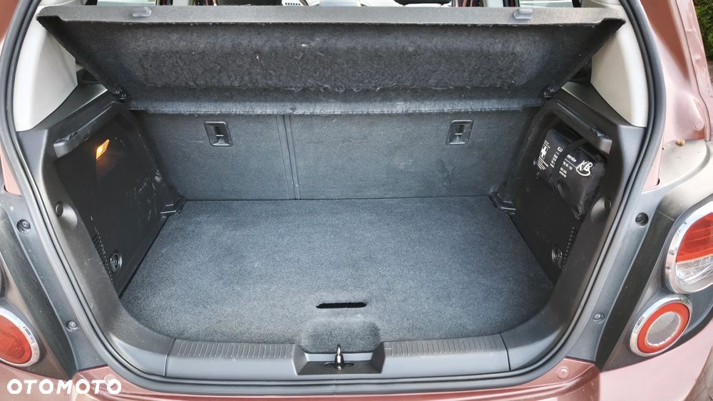 Chevrolet Aveo 1.6 LTZ - 19