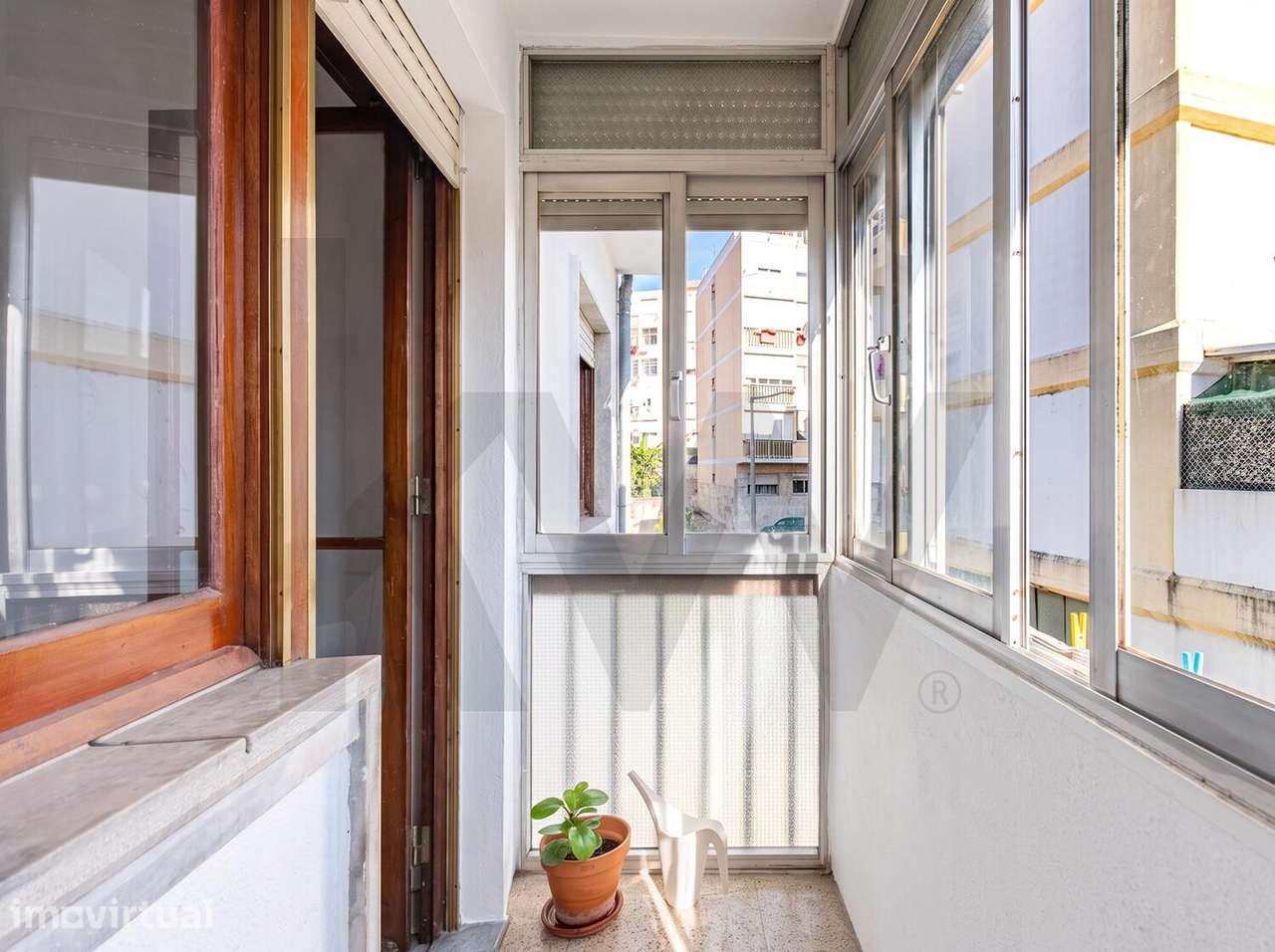 Apartamento T2 na Póvoa de Santo Adrião com localização prática e exce - Grande imagem: 3/17