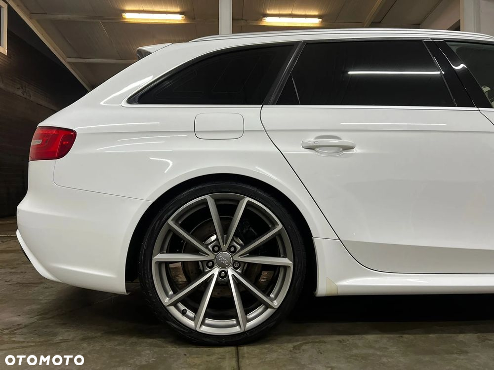 Audi RS4 Standard - 3