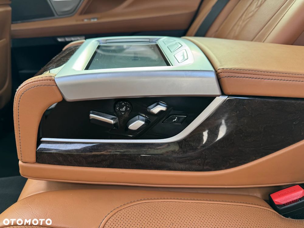 BMW Seria 7 740Li - 13