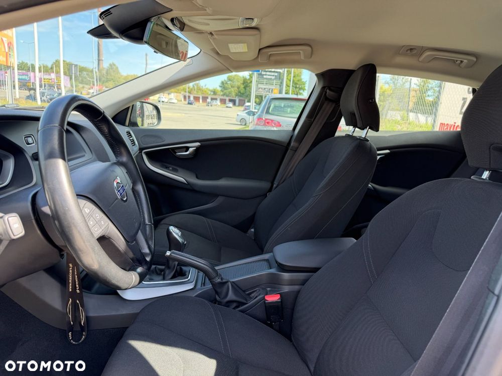 Volvo V40 - 24