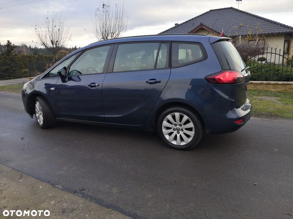 Opel Zafira - 9