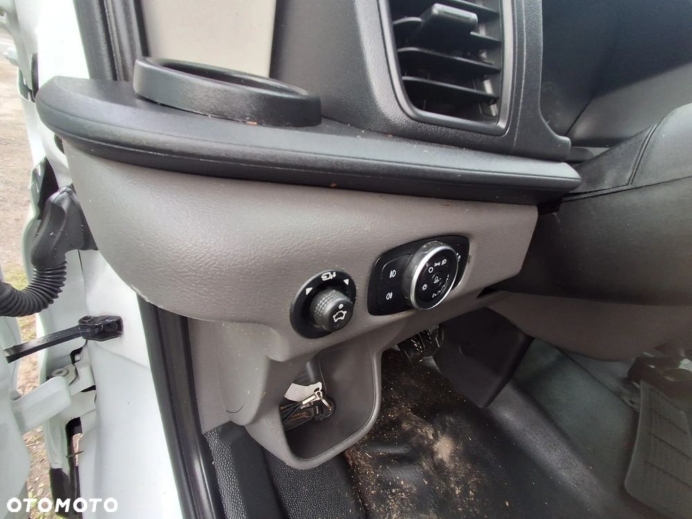 Ford Transit - 18