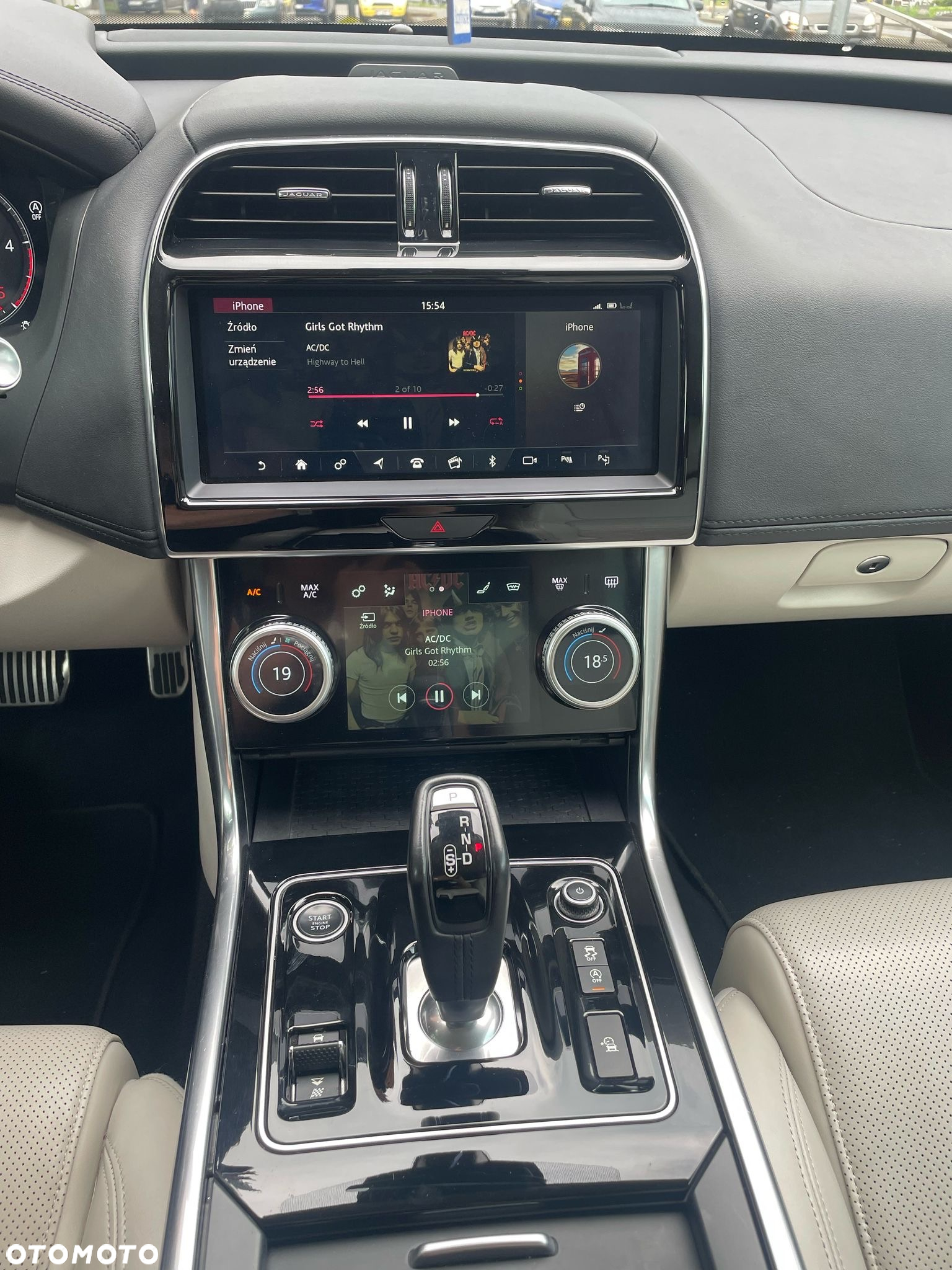 Jaguar XE 2.0 D180 HSE - 18