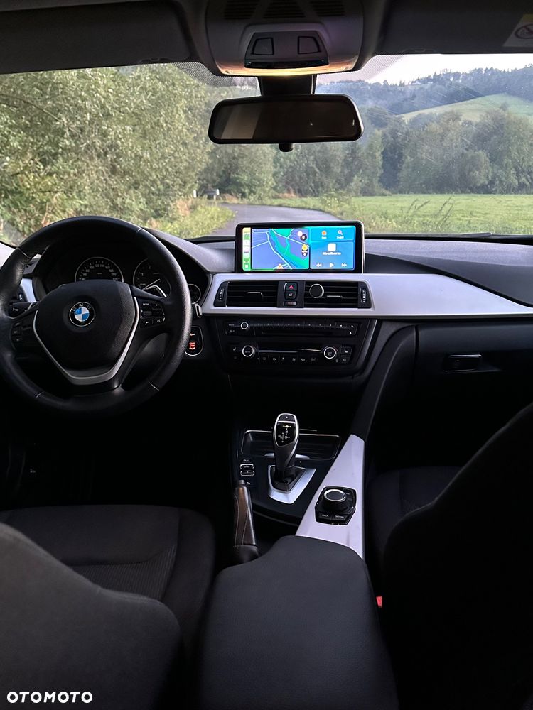BMW Seria 3 320d xDrive Luxury Line - 7