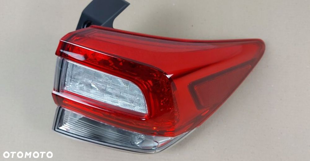 Lampa tylna prawa Subaru XV 84201-FL041 Oryginał - 9