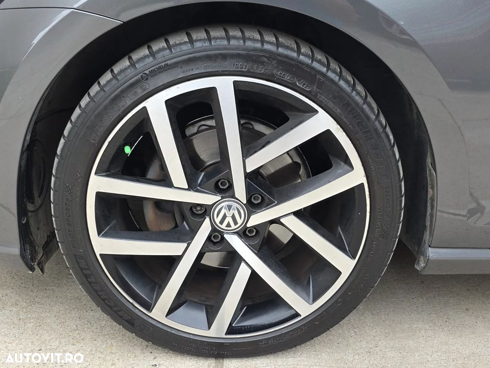 Volkswagen Golf - 8