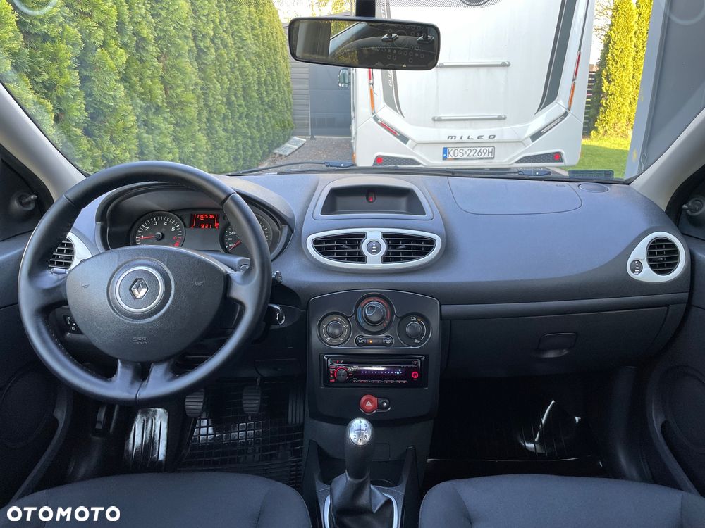 Renault Clio 1.2 16V Alize - 9