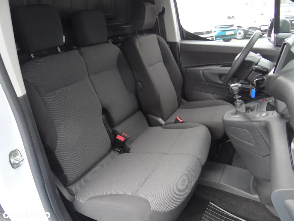 Opel COMBO - 12