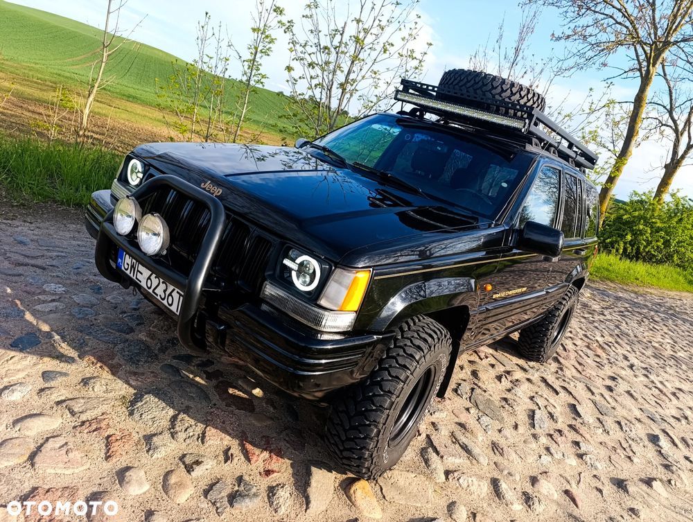 Jeep Grand Cherokee - 36