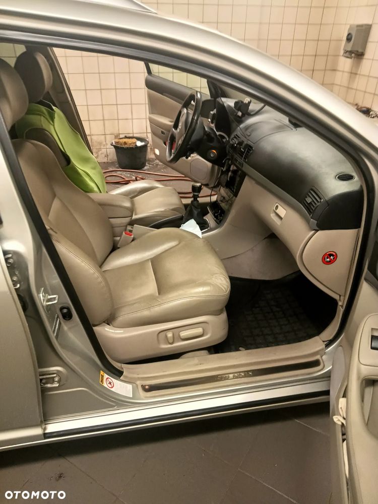 Toyota Avensis 2.2 D-CAT Sol plus NAVI - 15