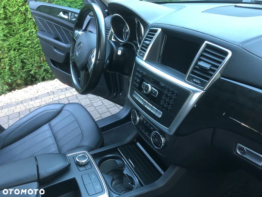 Mercedes-Benz GL 400 4Matic 7G-TRONIC - 18