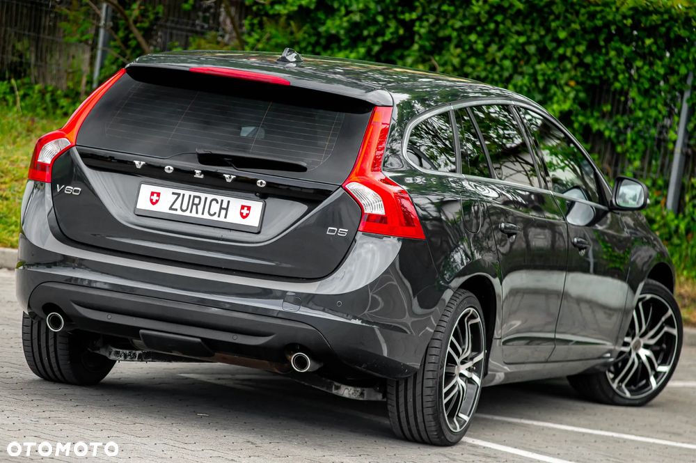 Volvo V60 D5 Geartronic Kinetic - 19
