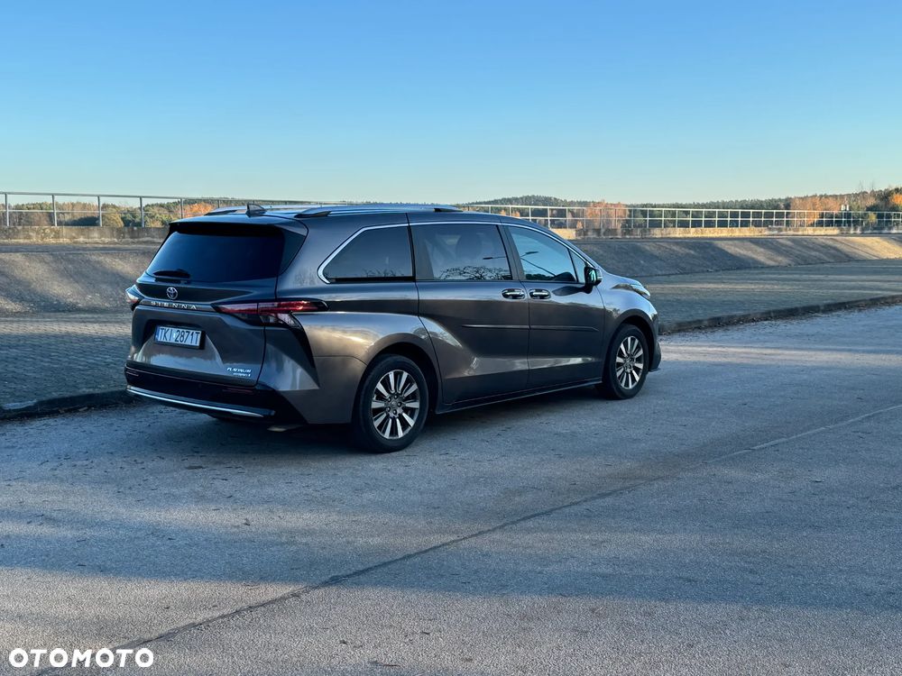 Toyota Sienna - 14