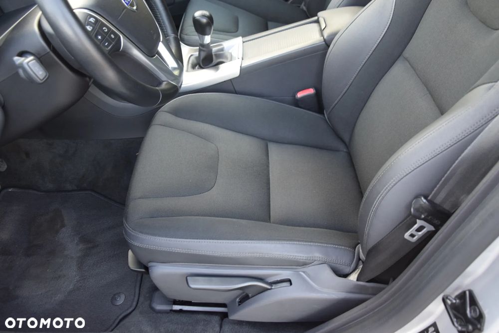 Volvo V60 D3 Momentum - 27