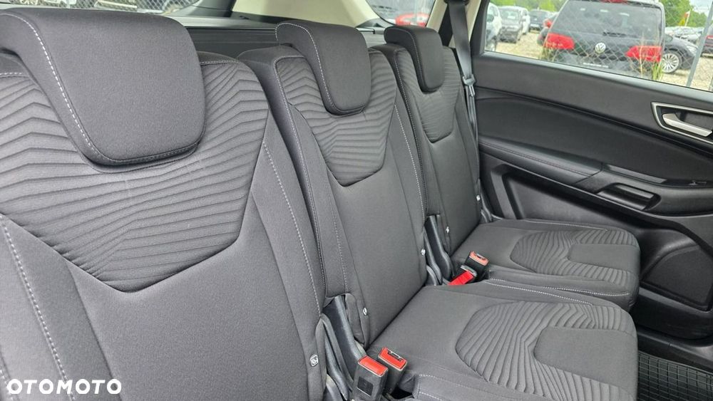Ford S-Max - 19