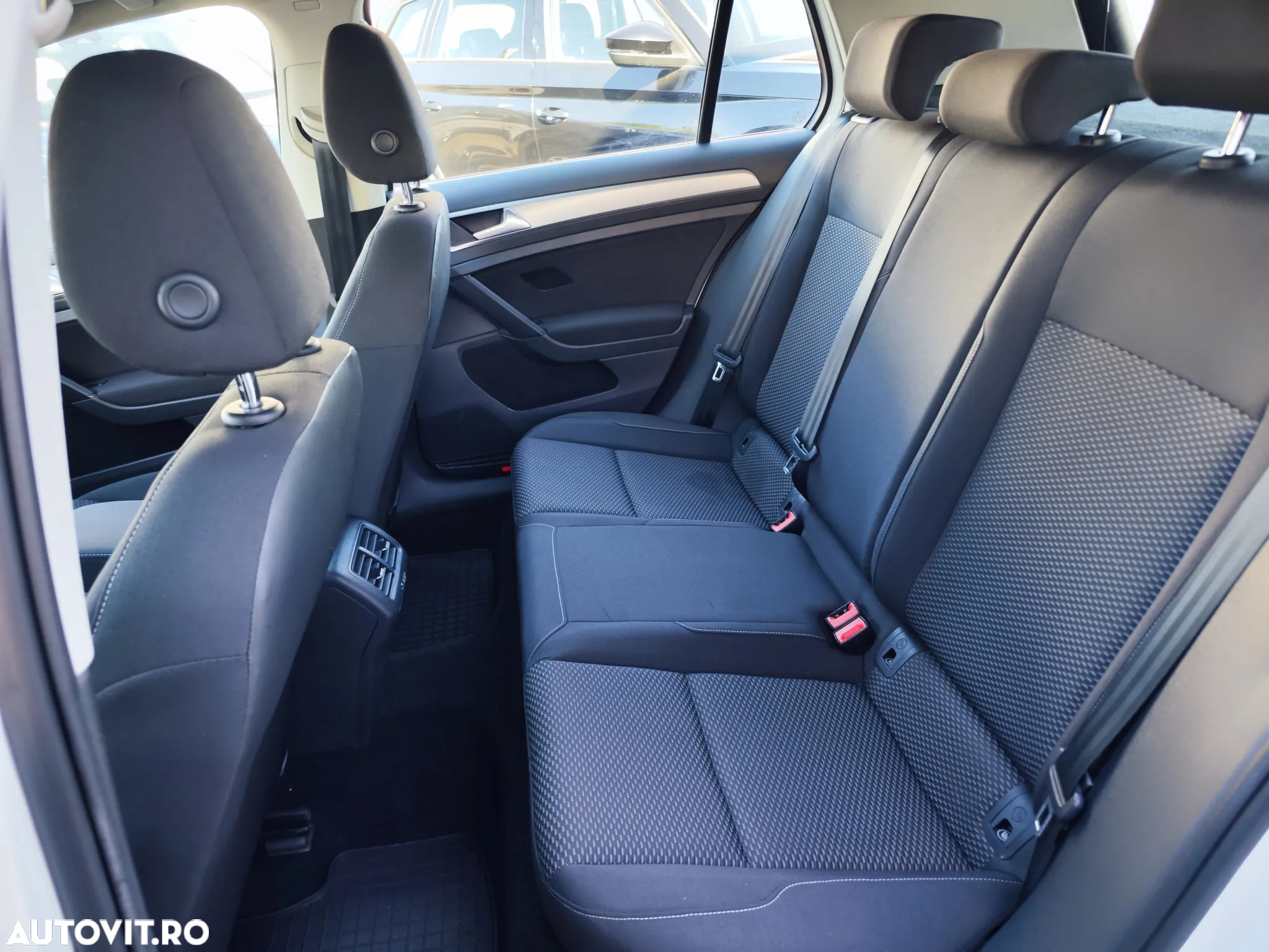 Volkswagen Golf 1.6 TDI Comfortline - 13