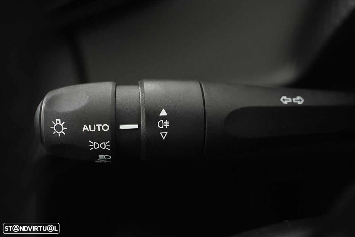 Peugeot 2008 1.2 PureTech Allure - 17