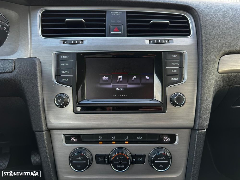 VW Golf Variant 1.6 TDi Confortline - 11