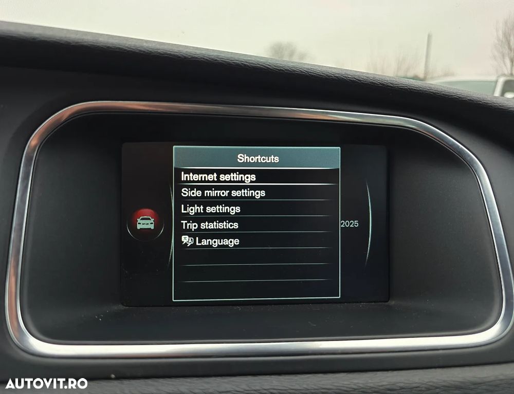 Volvo V40 Cross Country D3 Geartronic Ocean Race - 32