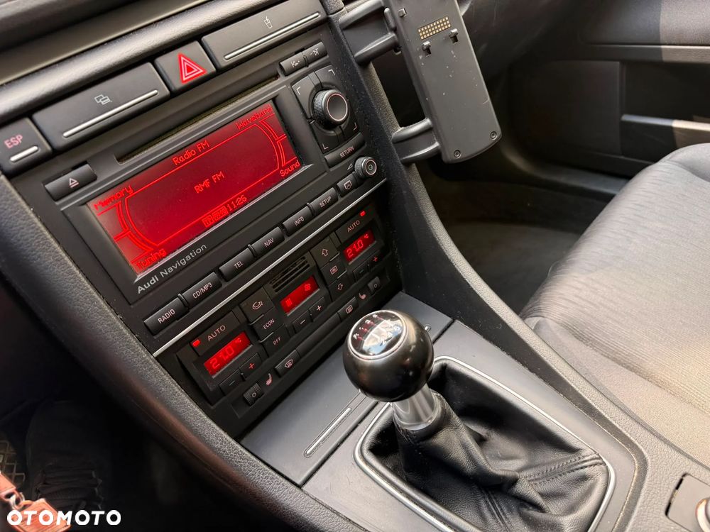 Audi A4 Avant 2.0 TDI - 21