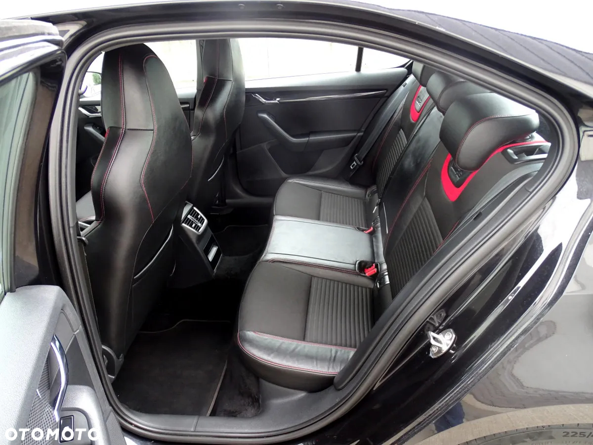 Skoda Octavia 2.0 TDI RS - 18