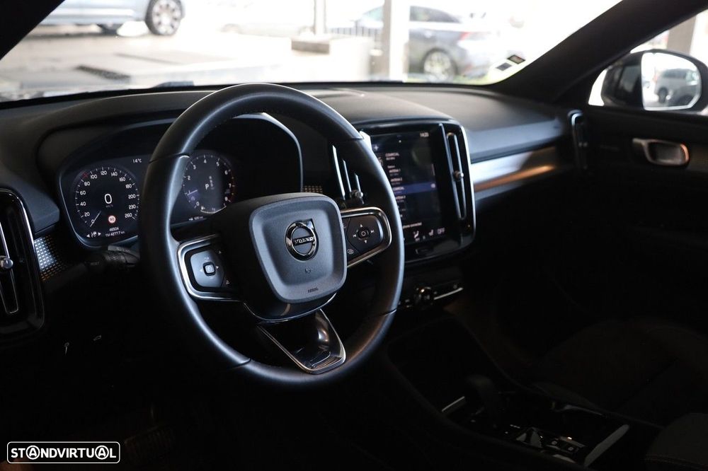 Volvo XC 40 1.5 T2 Plus Dark Auto - 10