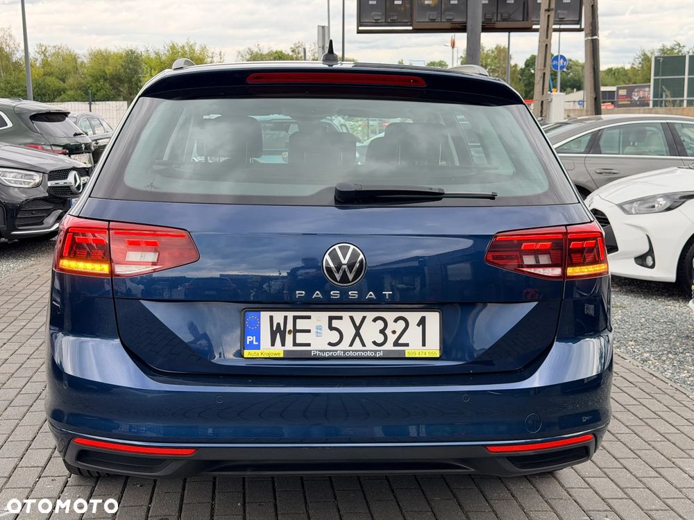 Volkswagen Passat - 12