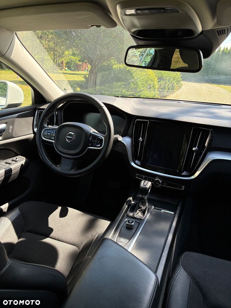 Volvo V60 Cross Country 2019 photo 5