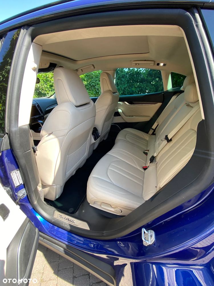 Maserati Levante S - 12